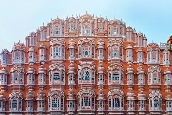 Hawa Mahal architecture representing Ogaan Laminates services in Rajasthan